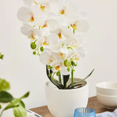 Orquídea Blanca Artificial en Maceta Decorativa